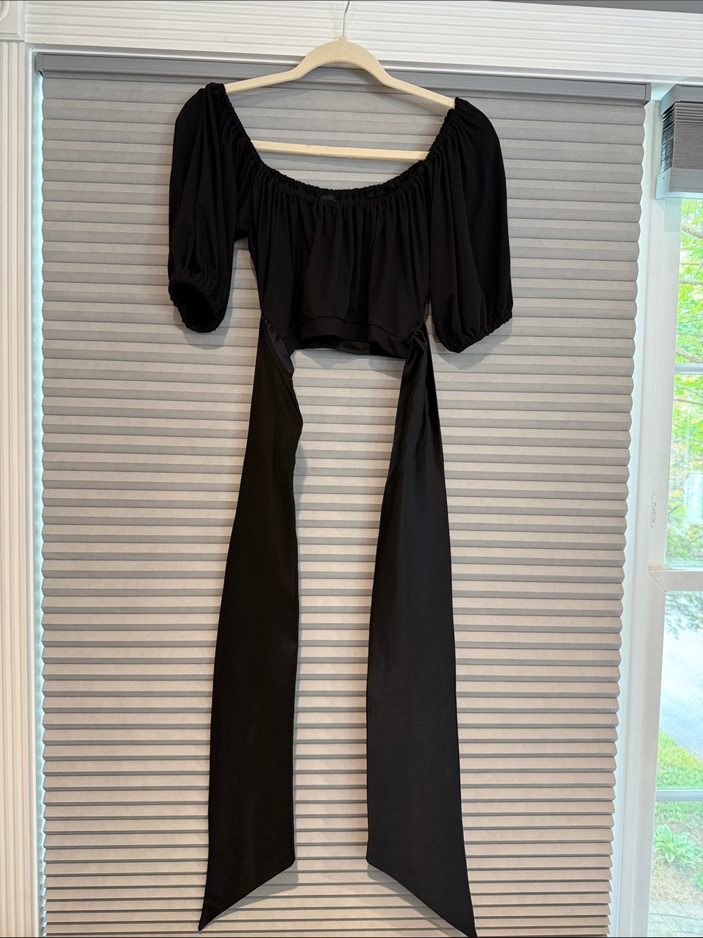 New Bebe Black Puff Sleeve Tie-Back Crop Top - size XS